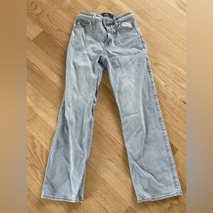 Hollister jeans 000S.  23S